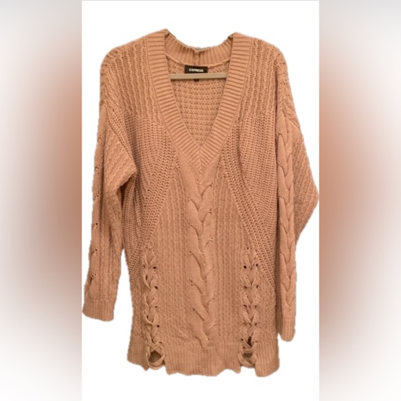 🔴{EXPRESS} Pink Sweater - Picture 2 of 10